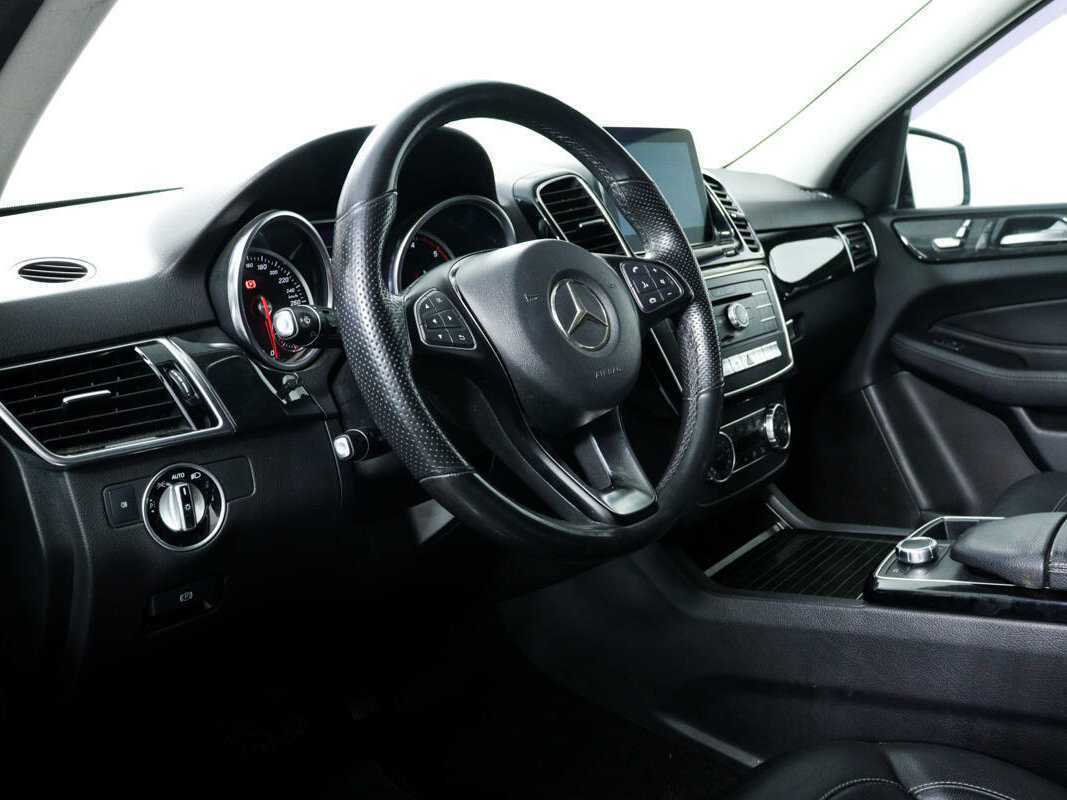 Mercedes-Benz GLE с пробегом — 2017 год. Фото: #12