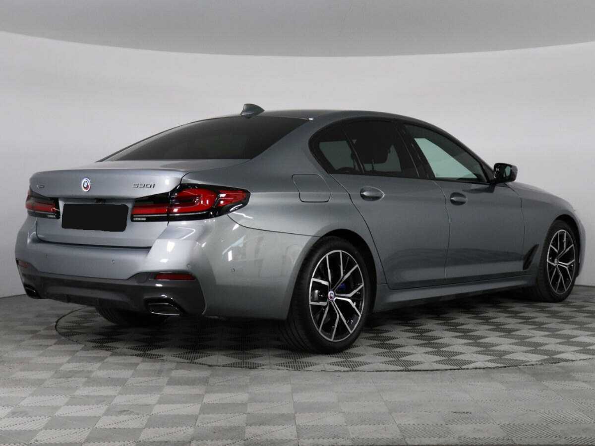 BMW 5 серии с пробегом — 2023 год. Фото: #1