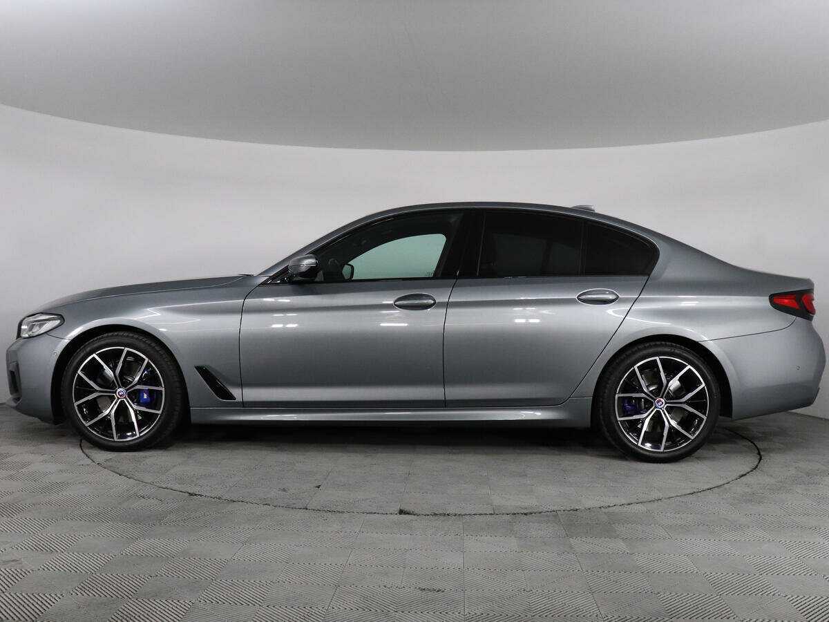 BMW 5 серии с пробегом — 2023 год. Фото: #4