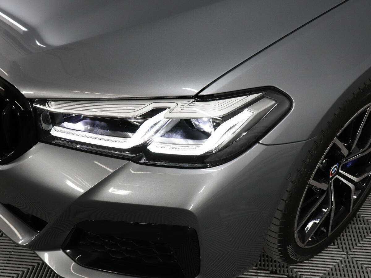 BMW 5 серии с пробегом — 2023 год. Фото: #6