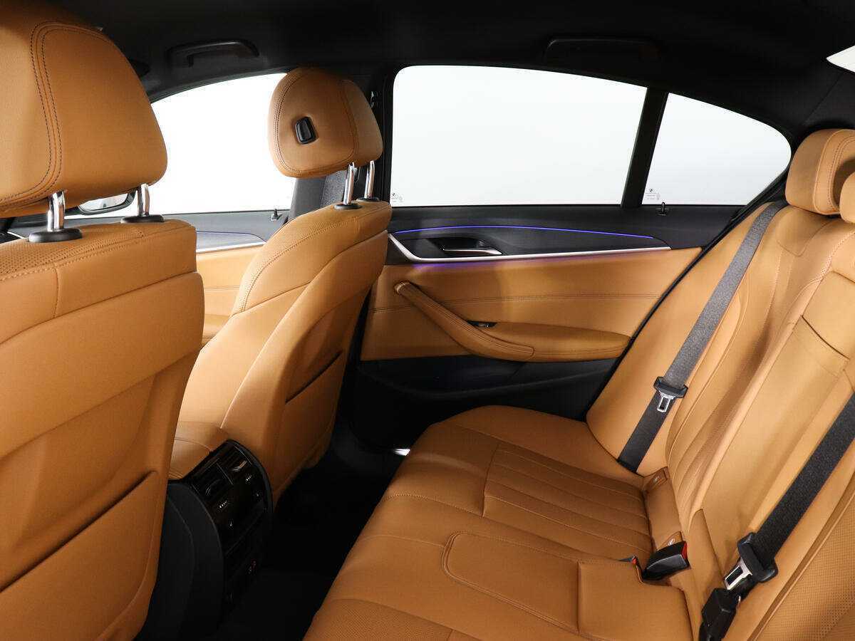 BMW 5 серии с пробегом — 2023 год. Фото: #14