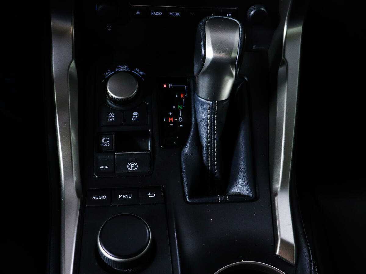 Lexus NX с пробегом — 2015 год. Фото: #16