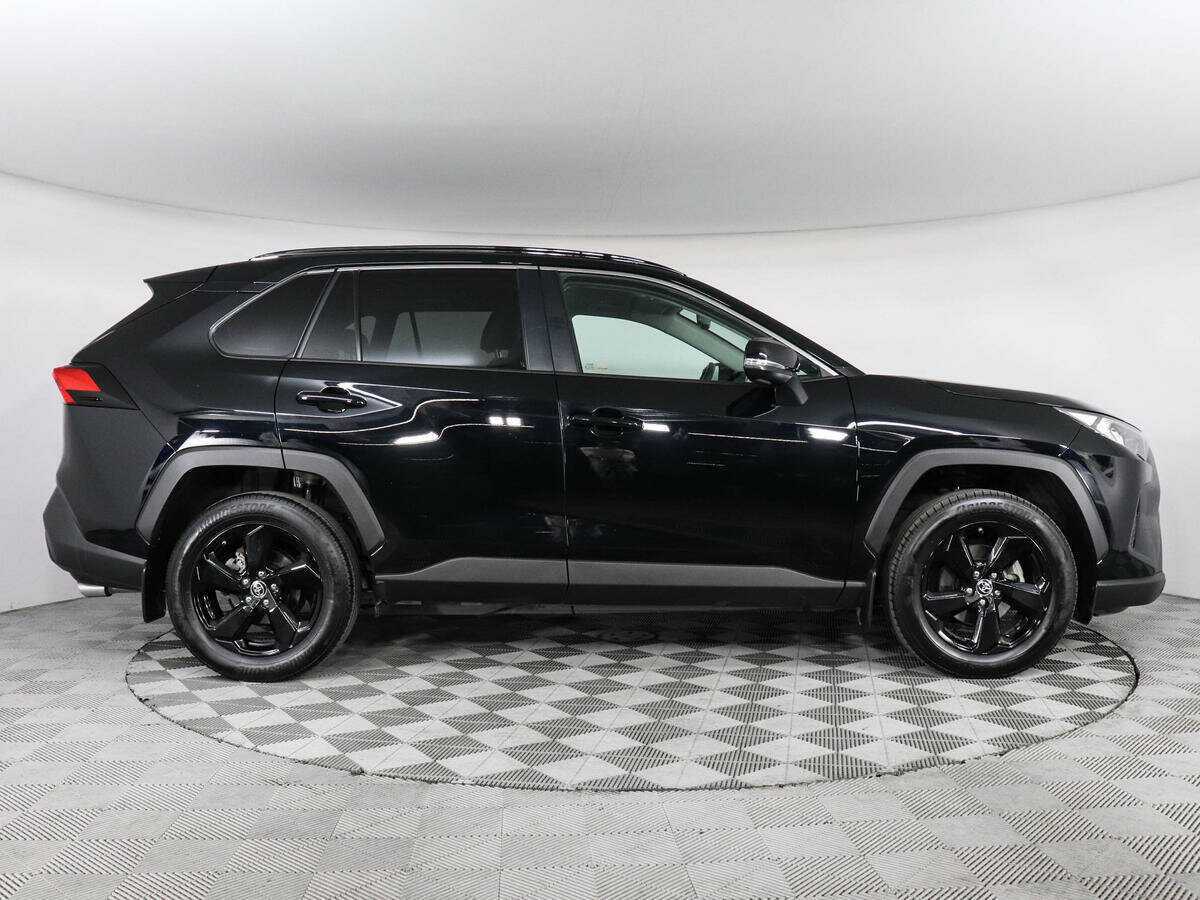 Toyota RAV4 с пробегом — 2022 год. Фото: #3