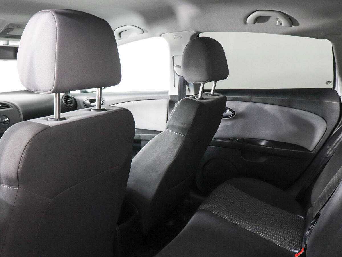 SEAT Leon с пробегом — 2011 год. Фото: #9