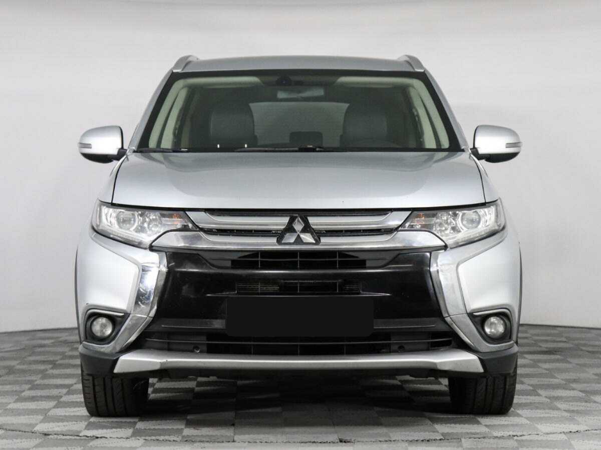 Mitsubishi Outlander с пробегом — 2017 год. Фото: #1