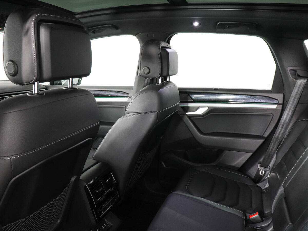 Volkswagen Touareg с пробегом — 2021 год. Фото: #11