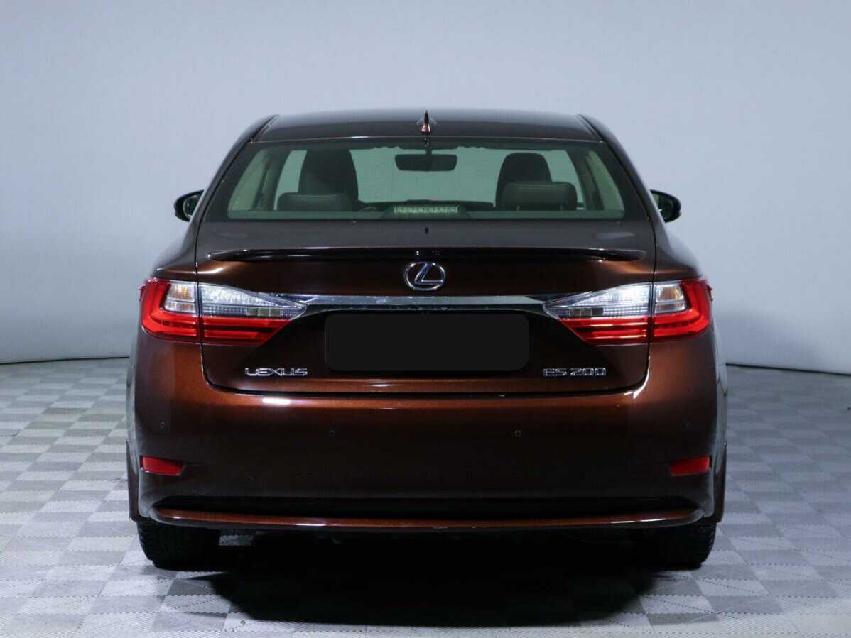 Lexus ES с пробегом — 2016 год. Фото: #5