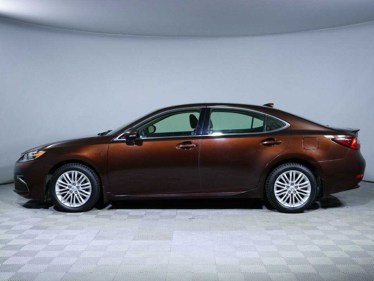 Lexus ES с пробегом — 2016 год. Фото: #7