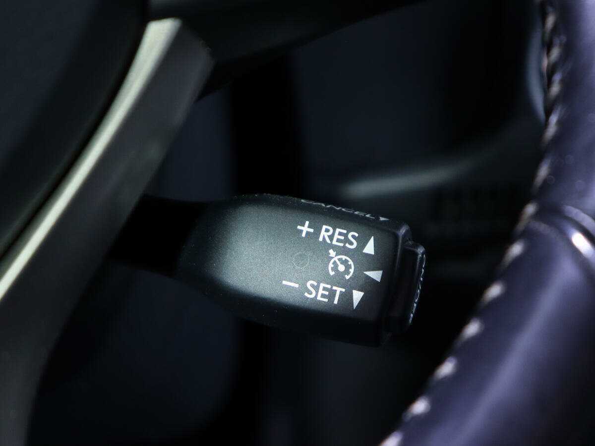 Lexus ES с пробегом — 2016 год. Фото: #19