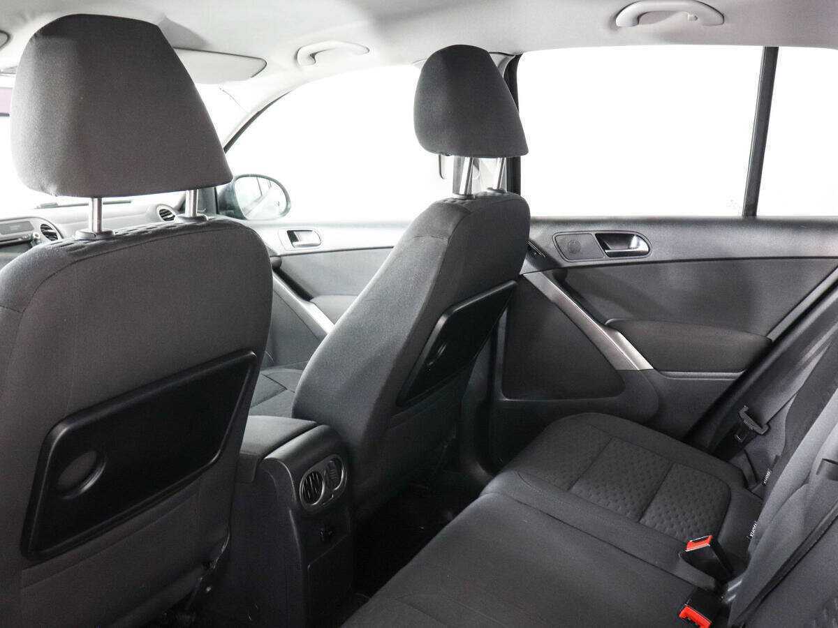 Volkswagen Tiguan с пробегом — 2008 год. Фото: #7