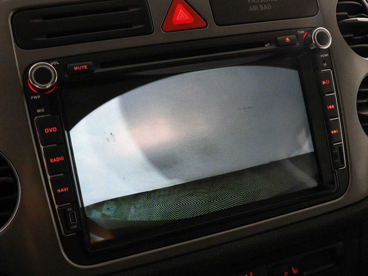 Volkswagen Tiguan с пробегом — 2008 год. Фото: #8