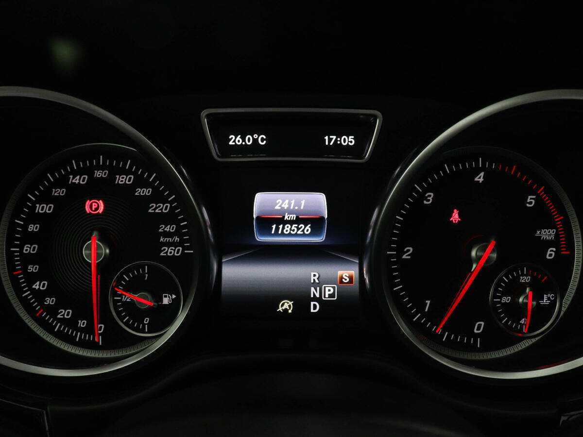 Mercedes-Benz GLE с пробегом — 2017 год. Фото: #10