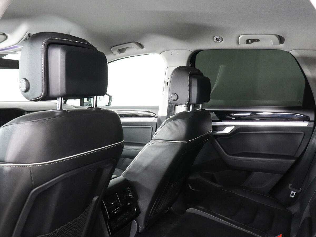 Volkswagen Touareg с пробегом — 2020 год. Фото: #12