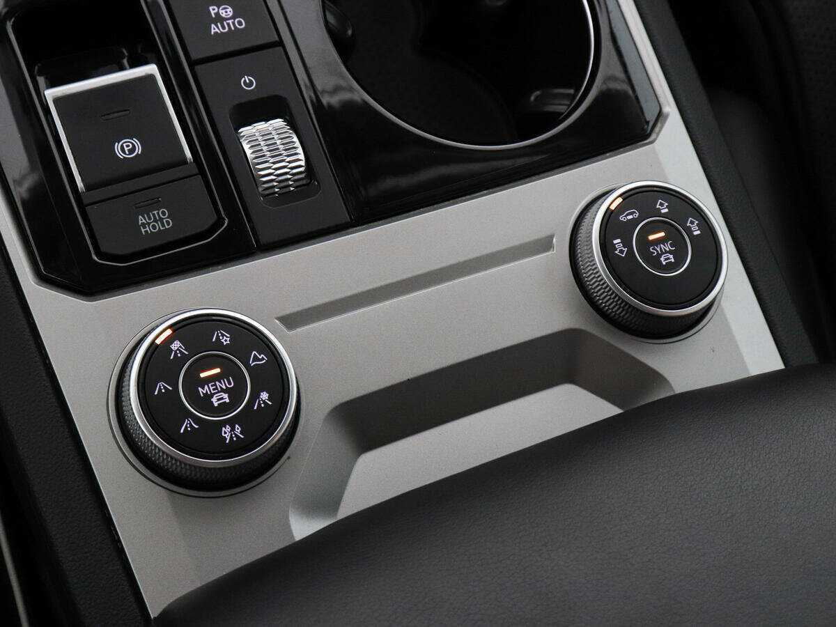 Volkswagen Touareg с пробегом — 2020 год. Фото: #13