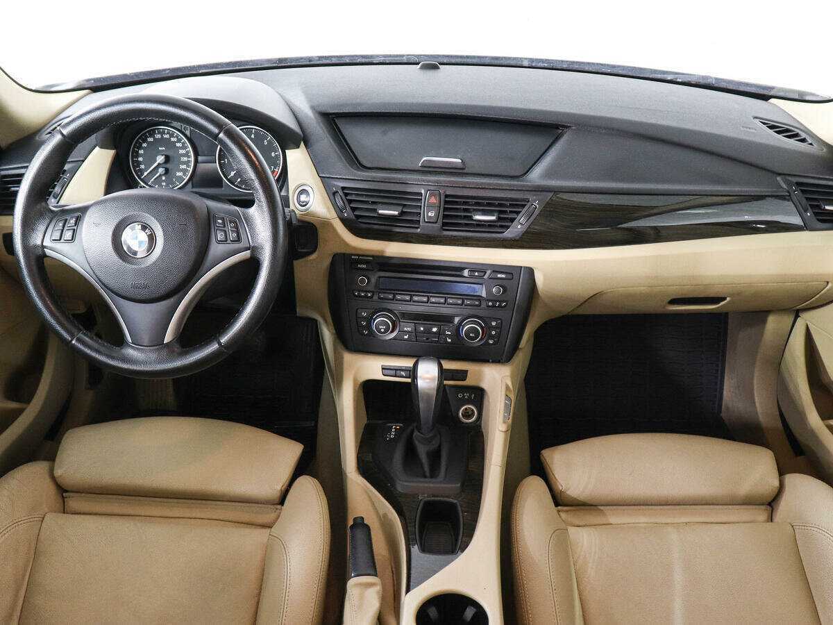 BMW X1 с пробегом — 2010 год. Фото: #9