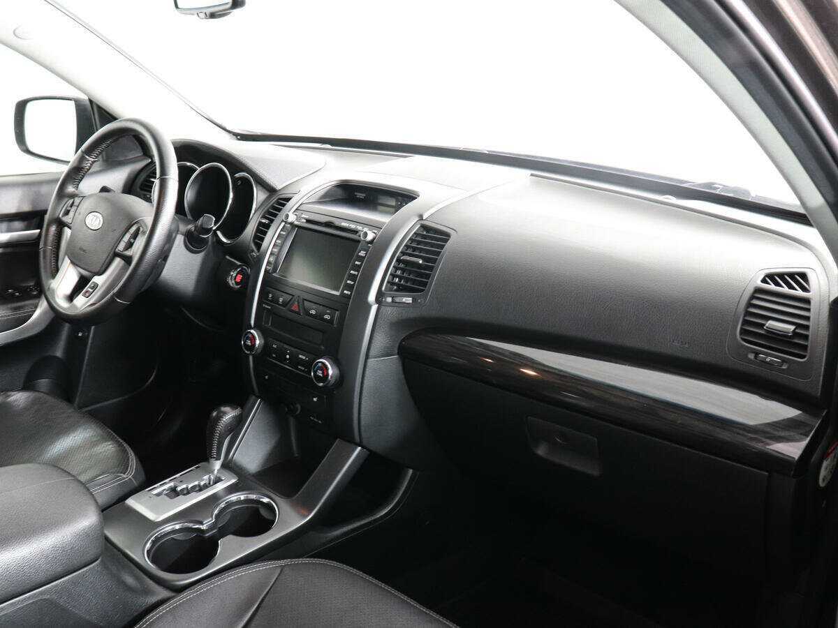 Kia Sorento с пробегом — 2011 год. Фото: #9