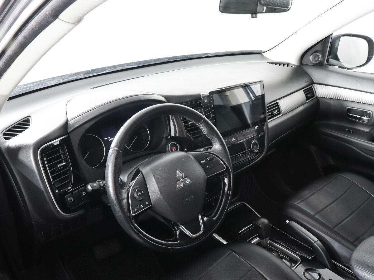 Mitsubishi Outlander с пробегом — 2018 год. Фото: #8