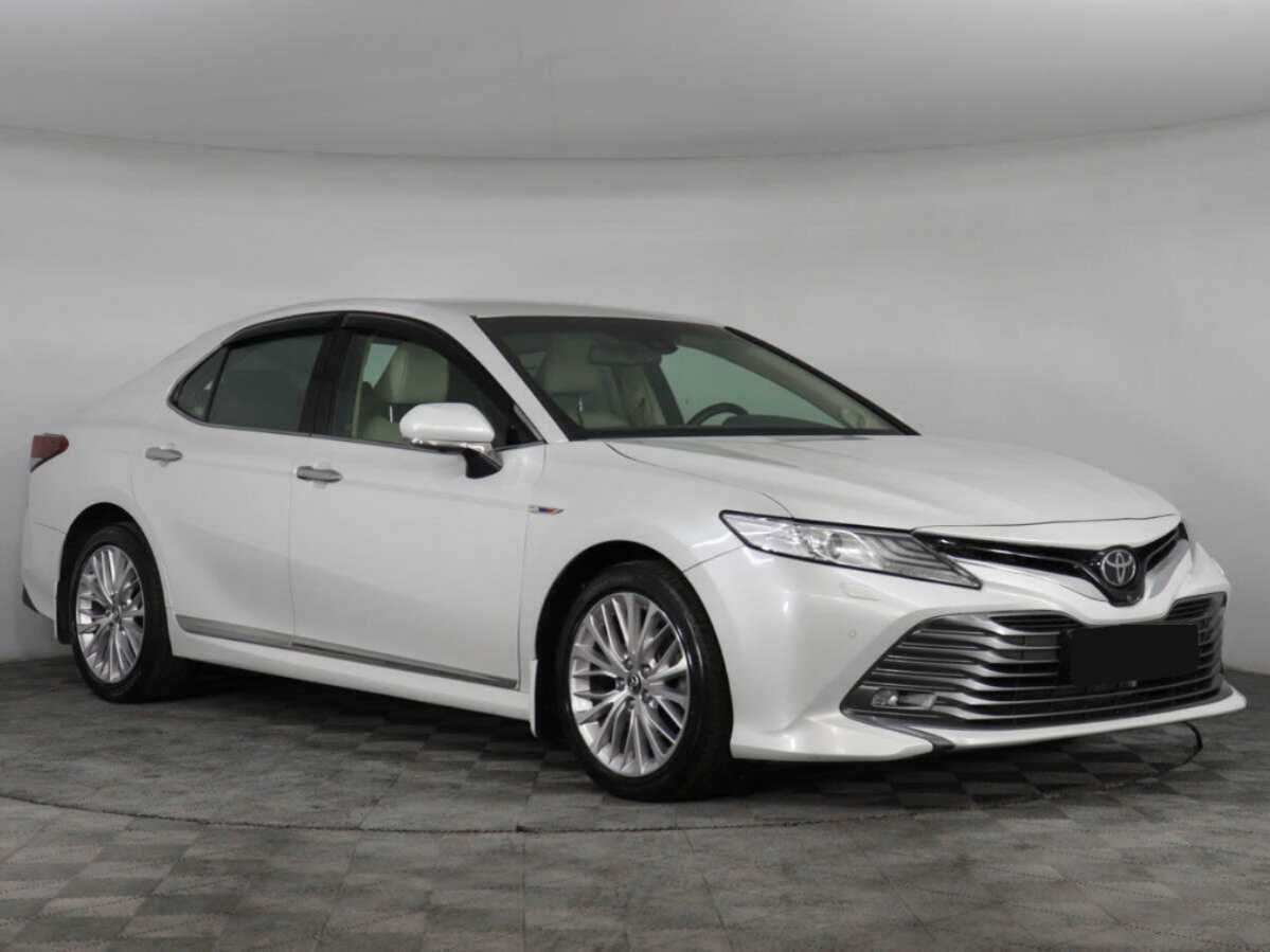 Toyota Camry с пробегом — 2019 год. Фото: #2