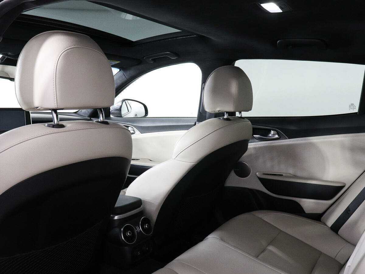 Kia Stinger с пробегом — 2018 год. Фото: #11