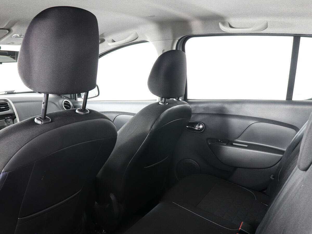 Renault Sandero с пробегом — 2016 год. Фото: #11