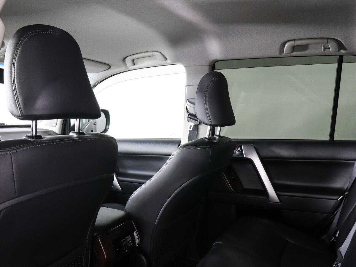 Toyota Land Cruiser Prado с пробегом — 2014 год. Фото: #11