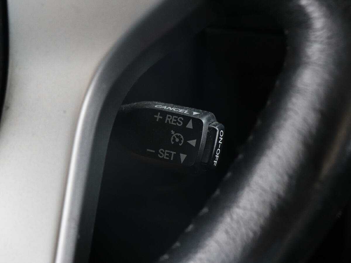 Toyota Land Cruiser Prado с пробегом — 2014 год. Фото: #13