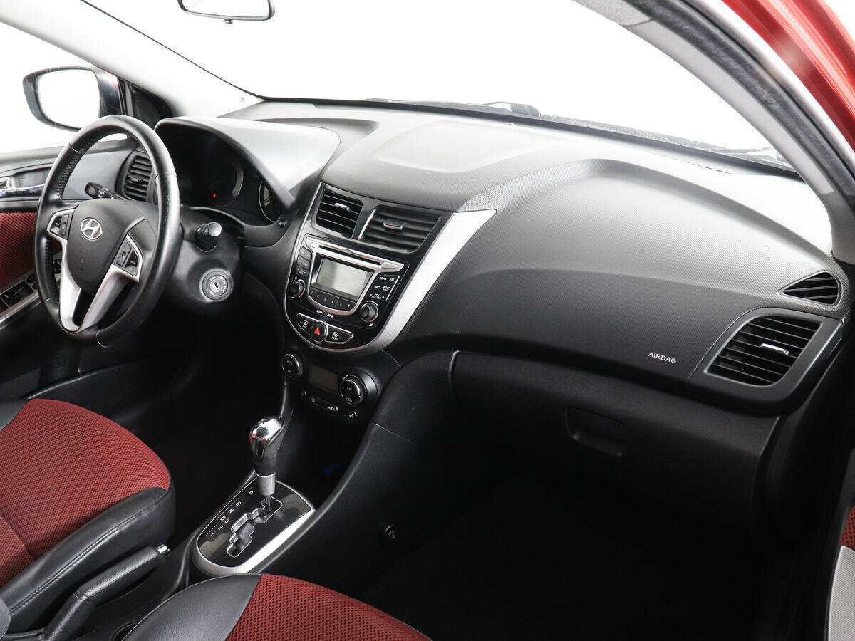 Hyundai Solaris с пробегом — 2011 год. Фото: #5