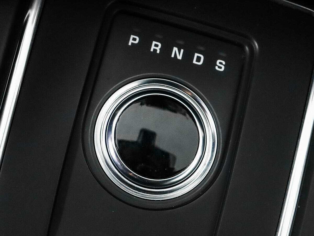 Land Rover Discovery Sport с пробегом — 2018 год. Фото: #9