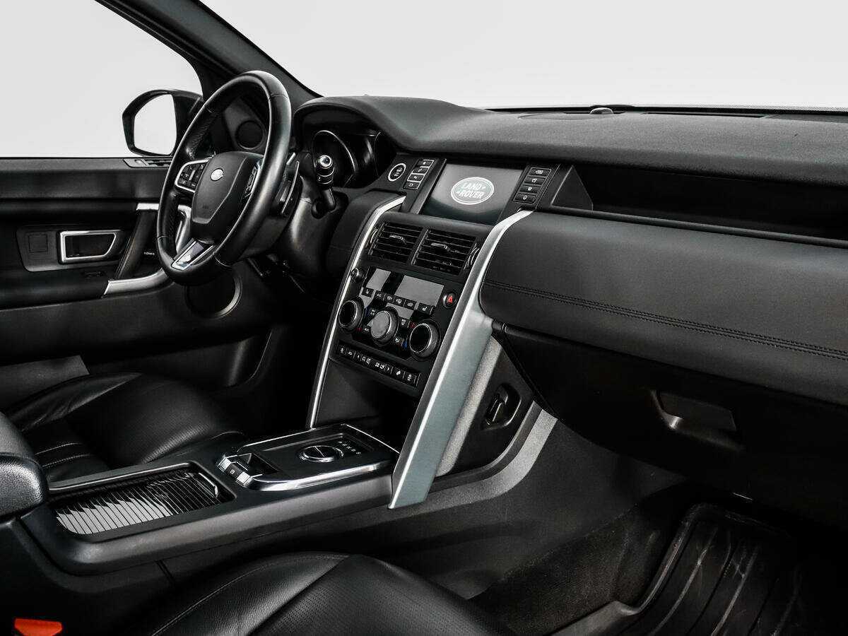 Land Rover Discovery Sport с пробегом — 2018 год. Фото: #11