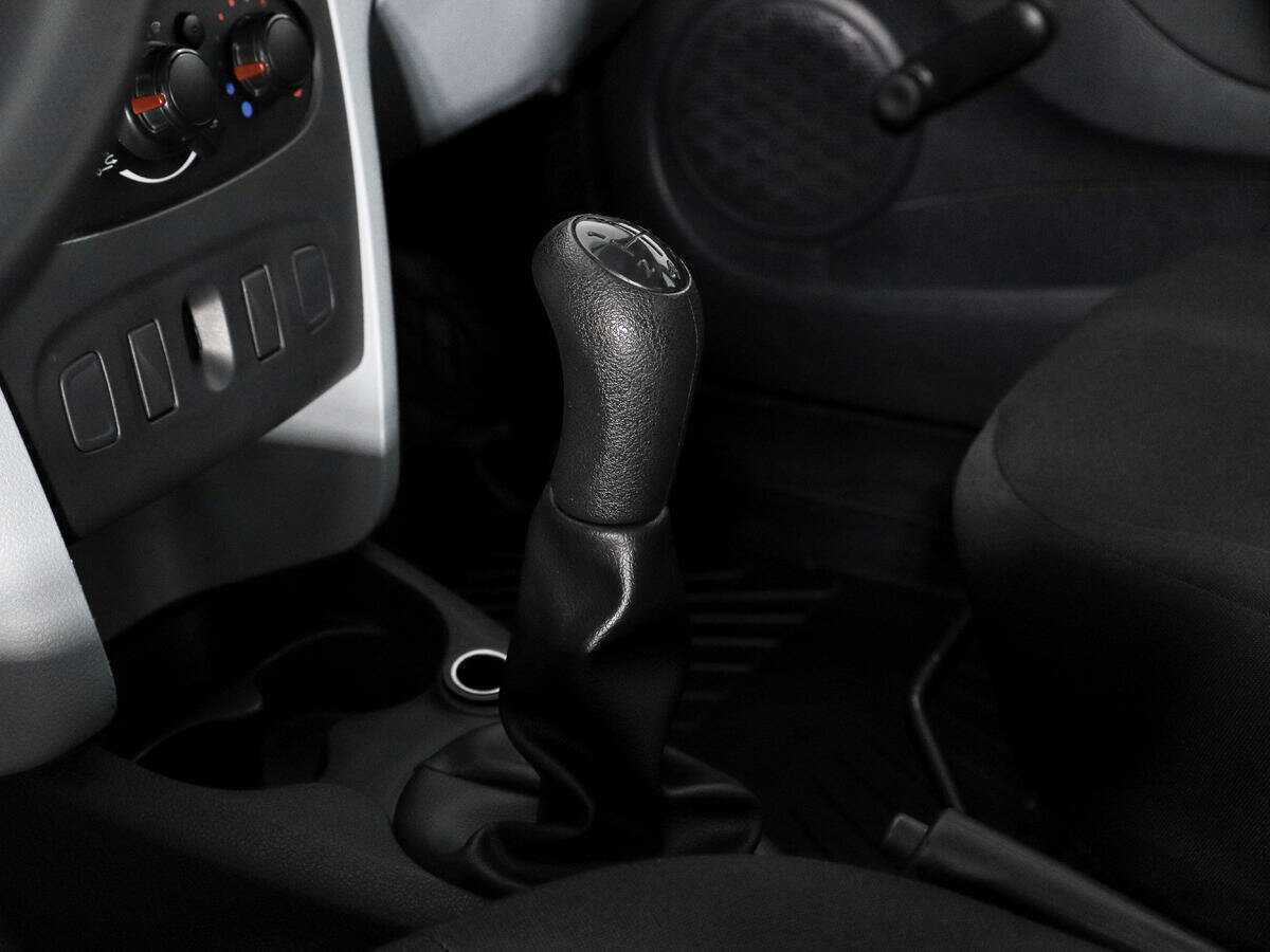 Renault Logan с пробегом — 2014 год. Фото: #9