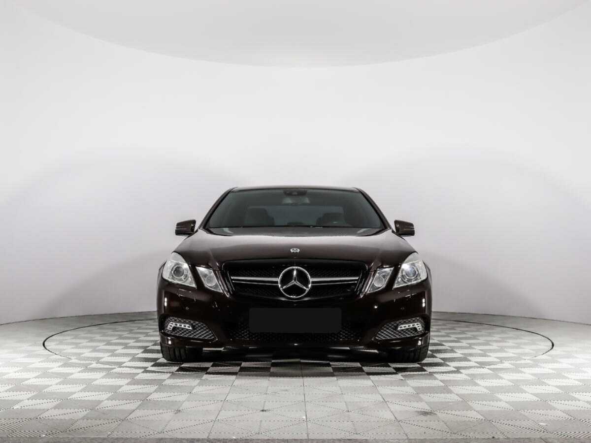 Mercedes-Benz E-Класс с пробегом — 2011 год. Фото: #1