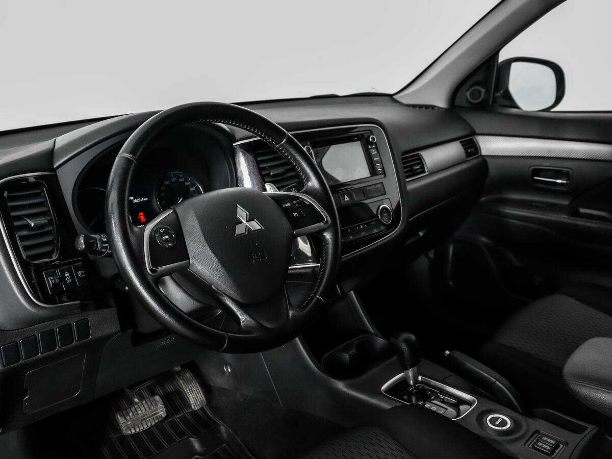 Mitsubishi Outlander с пробегом — 2014 год. Фото: #8