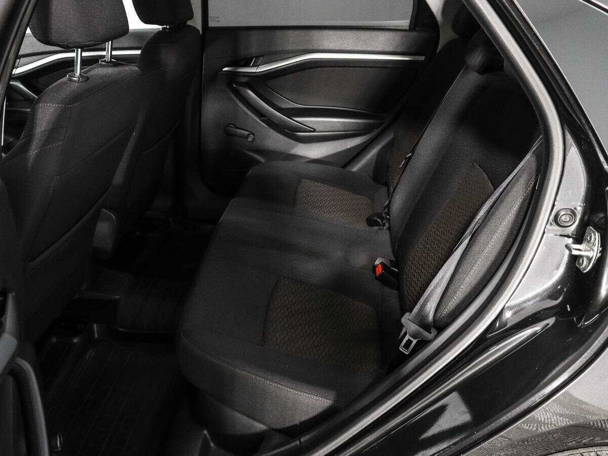 Lada (ВАЗ) Vesta с пробегом — 2017 год. Фото: #7