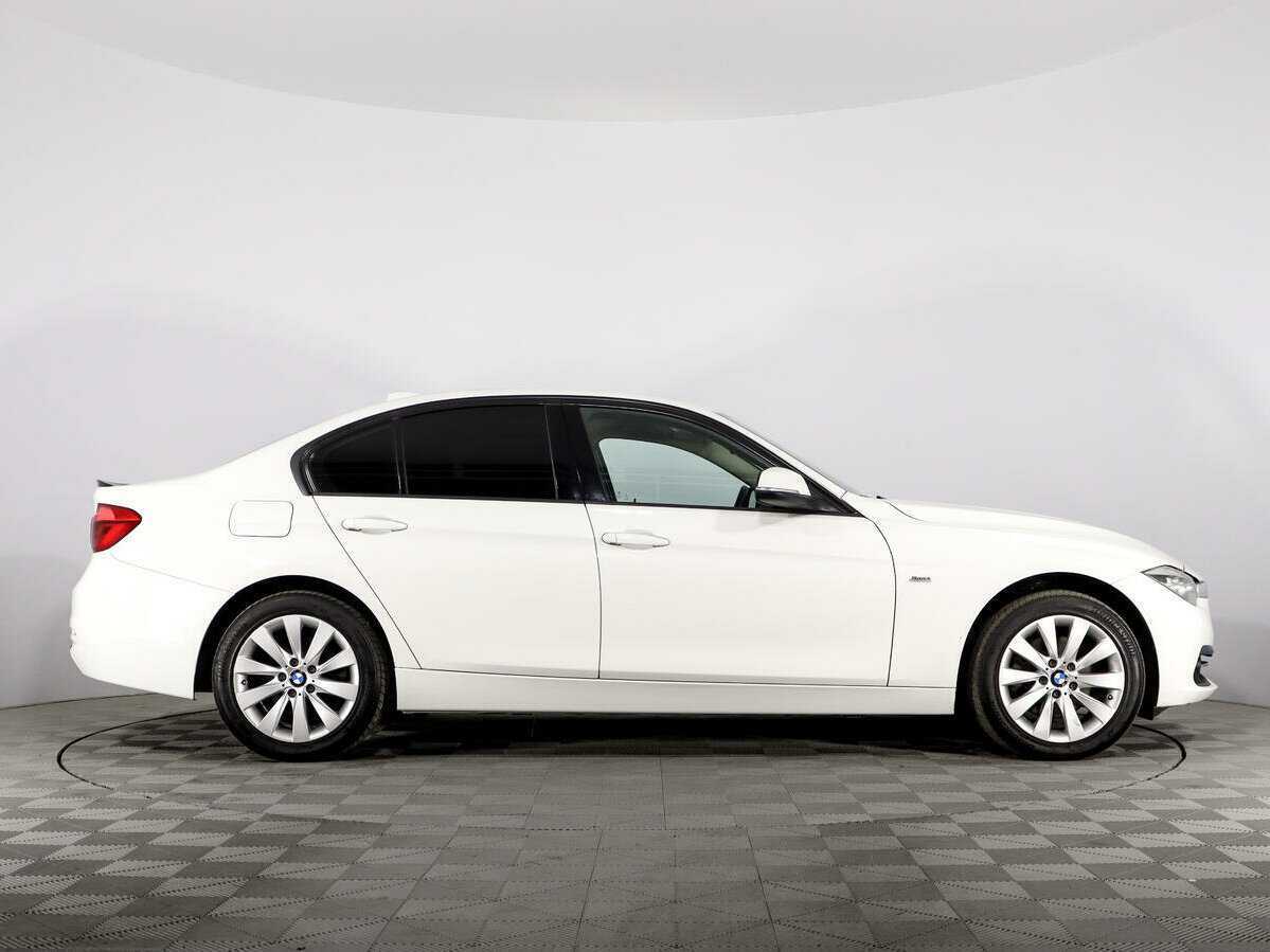 BMW 3 серии с пробегом — 2016 год. Фото: #3