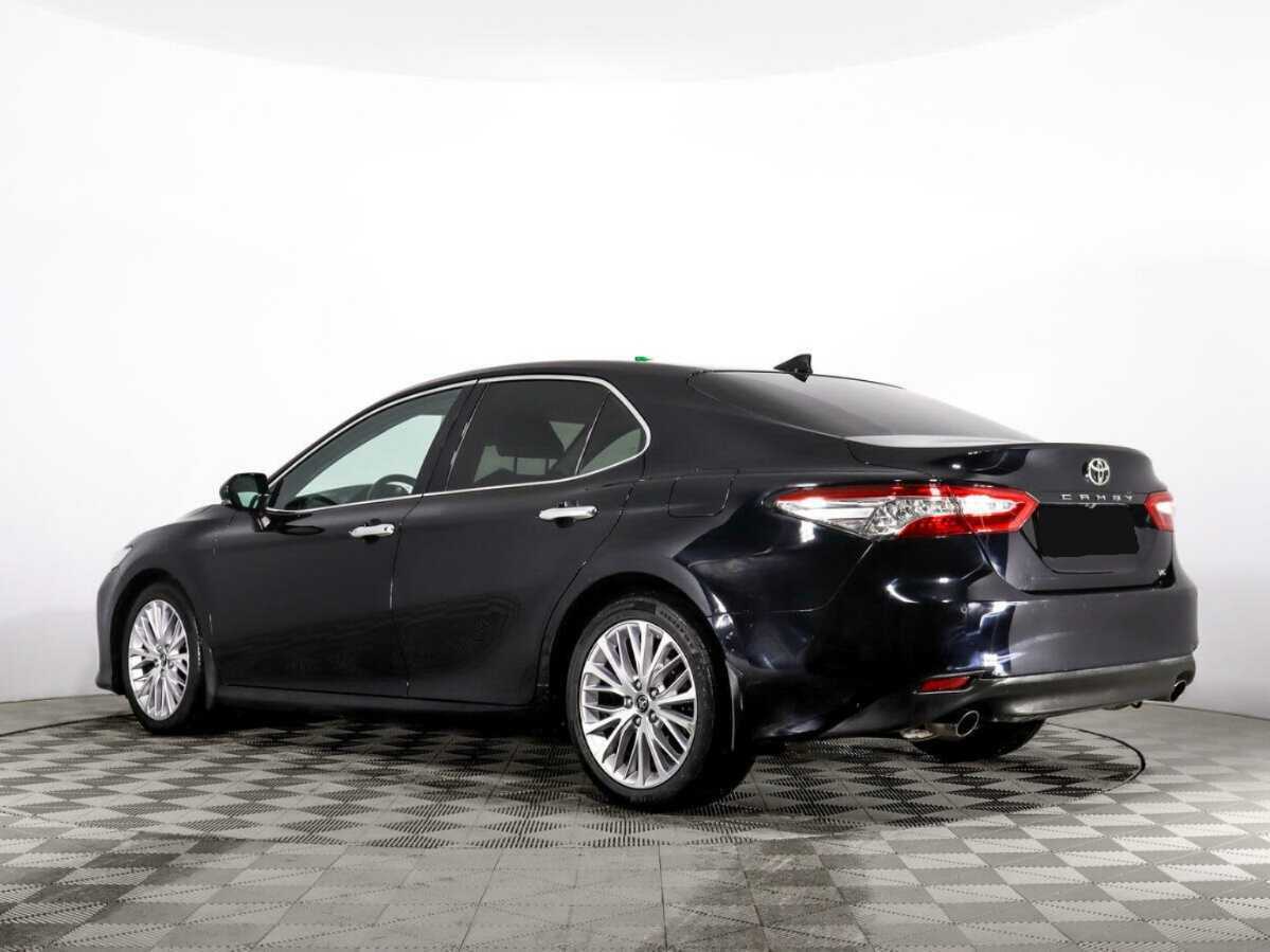Toyota Camry с пробегом — 2019 год. Фото: #6