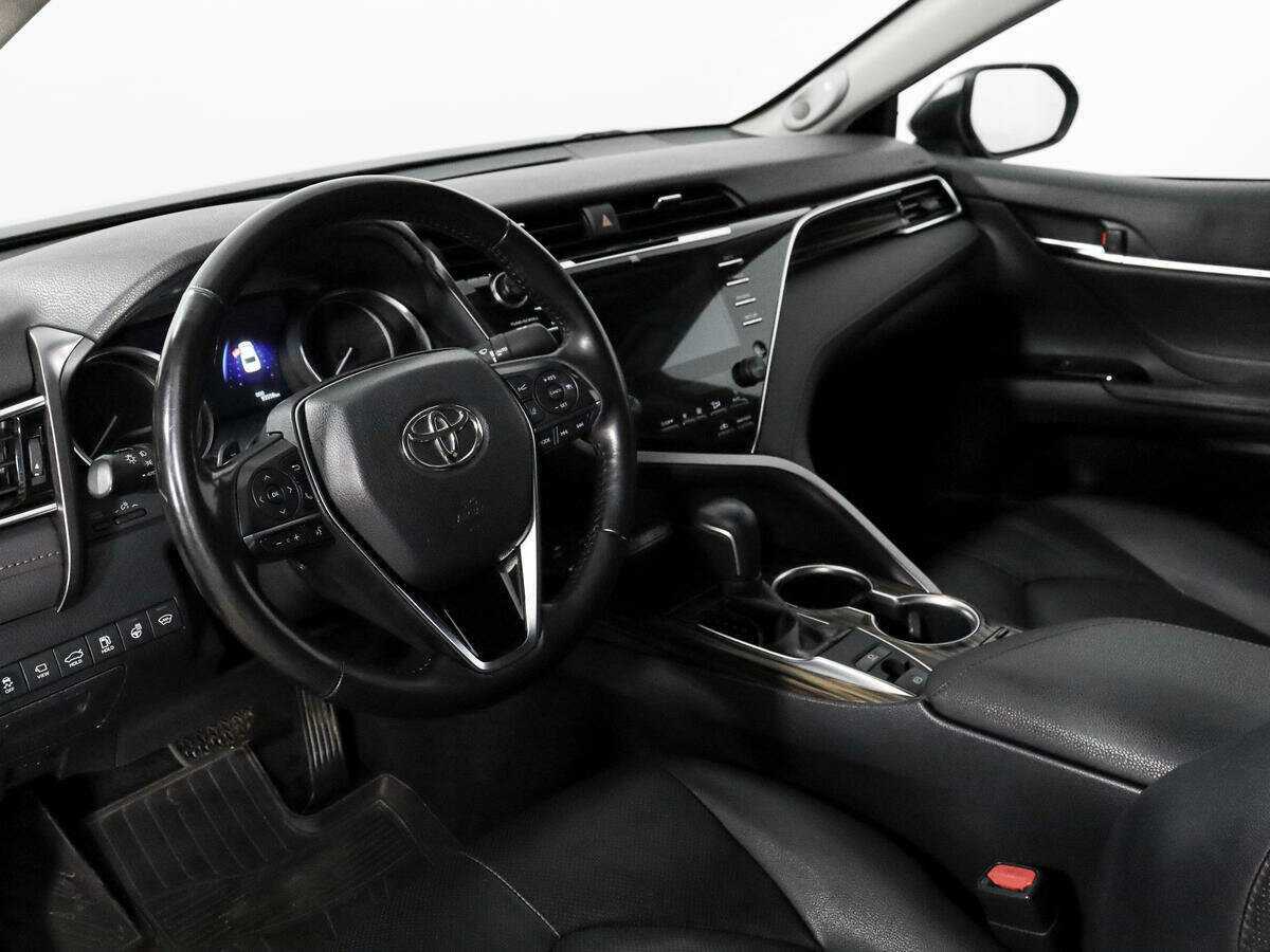 Toyota Camry с пробегом — 2019 год. Фото: #8