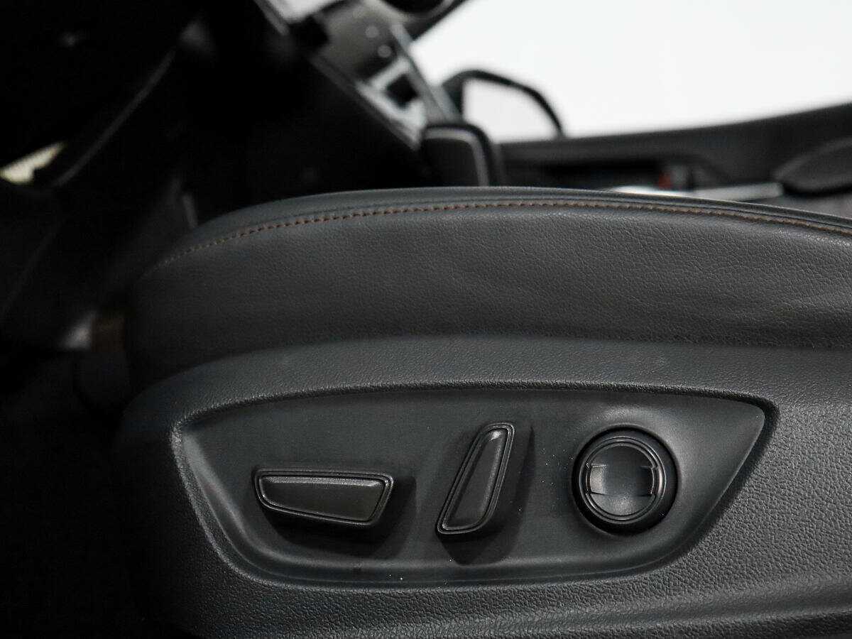 Toyota Camry с пробегом — 2019 год. Фото: #9