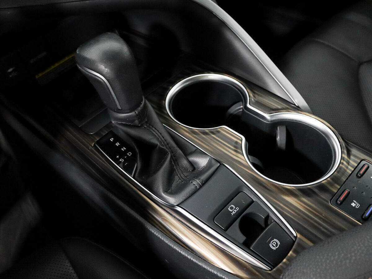 Toyota Camry с пробегом — 2019 год. Фото: #10