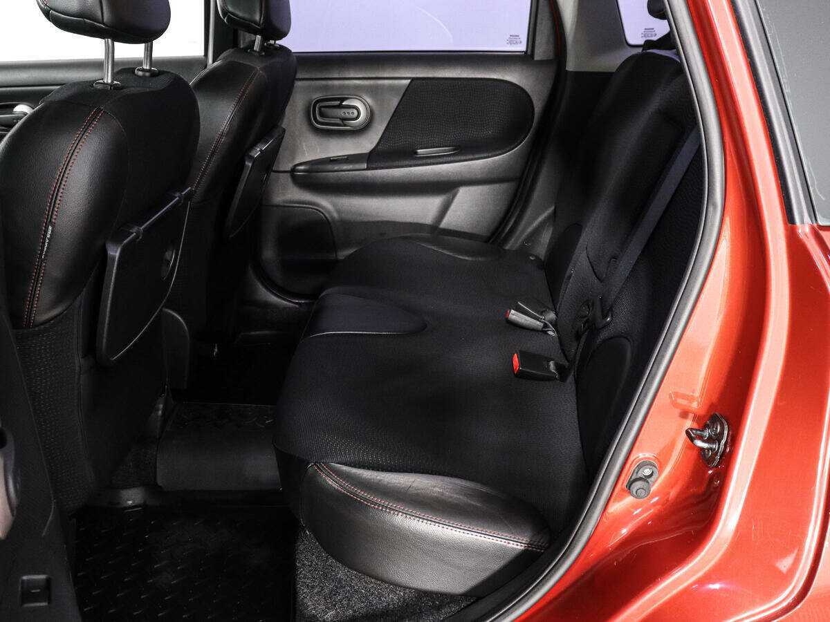 Nissan Note с пробегом — 2010 год. Фото: #7