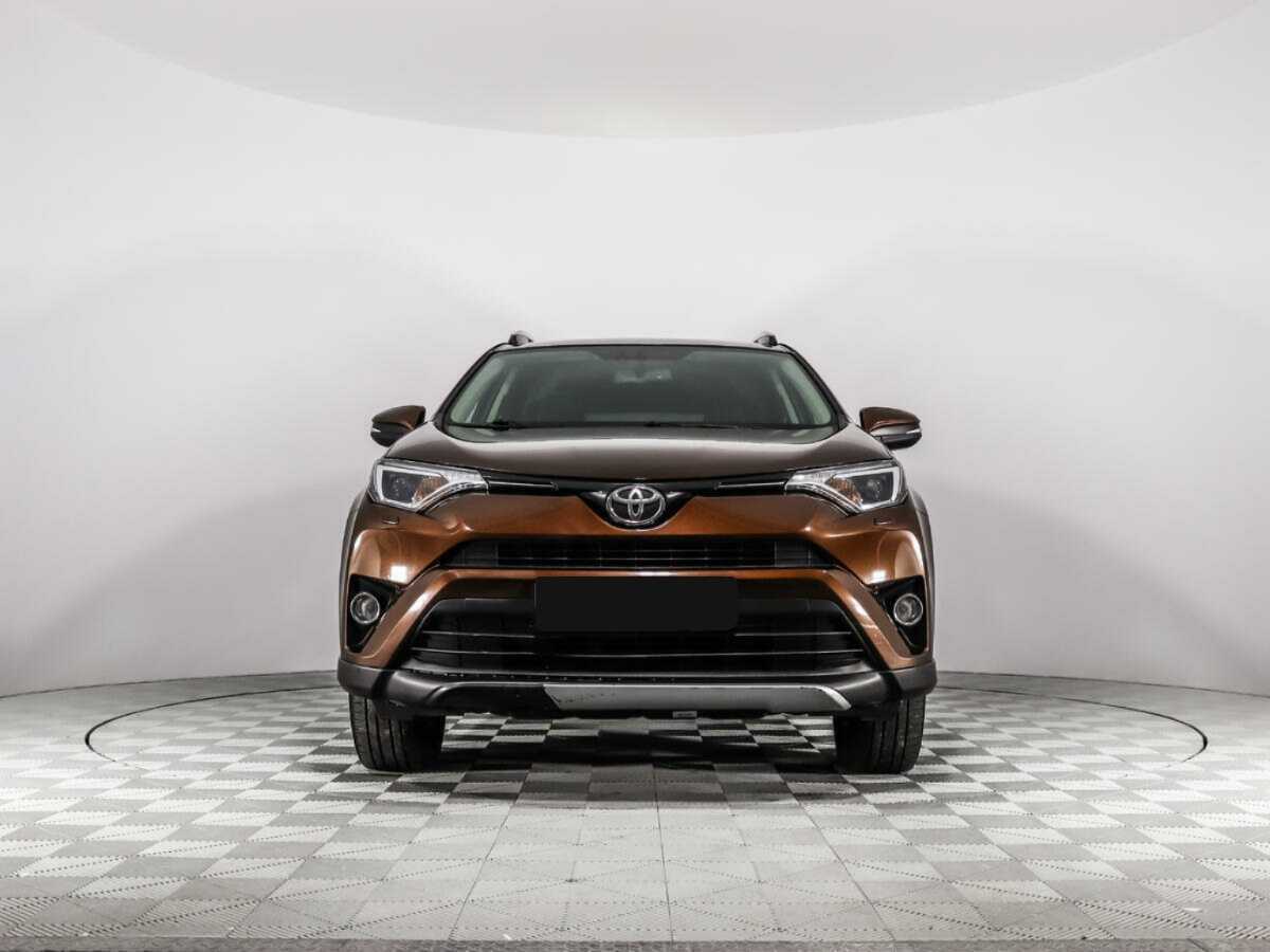 Toyota RAV4 с пробегом — 2017 год. Фото: #1