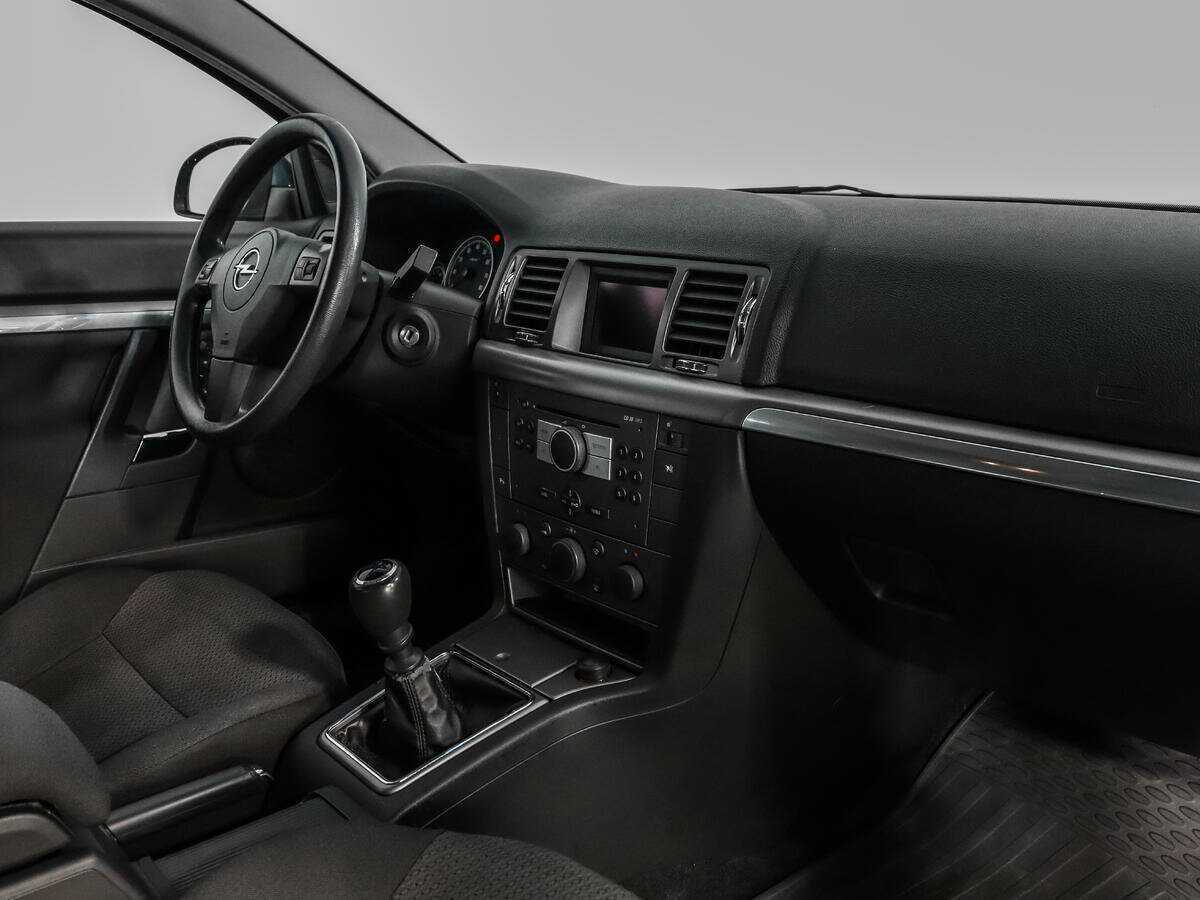 Opel Vectra с пробегом — 2006 год. Фото: #10