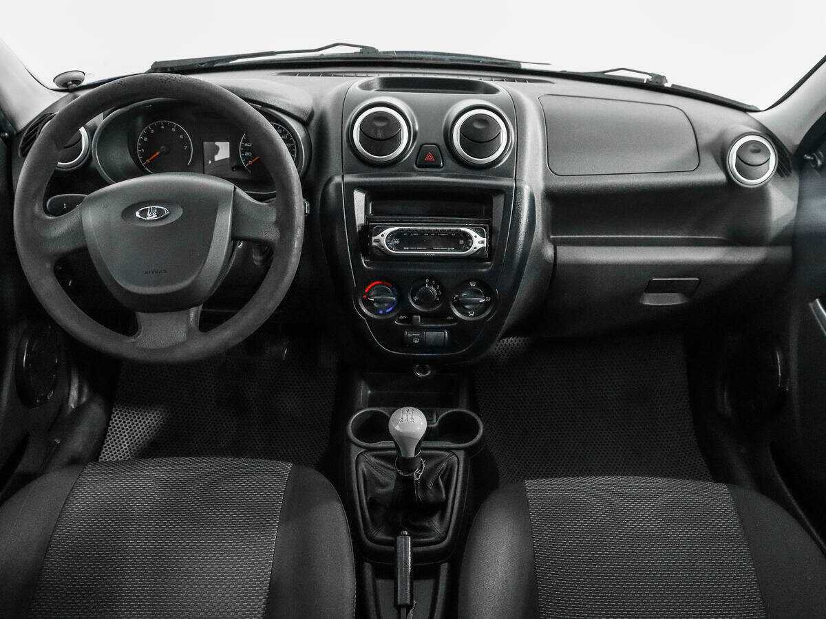 Lada (ВАЗ) Granta с пробегом — 2015 год. Фото: #11