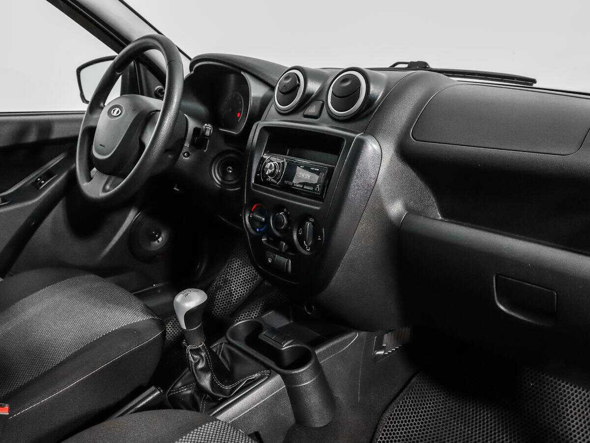 Lada (ВАЗ) Granta с пробегом — 2015 год. Фото: #10