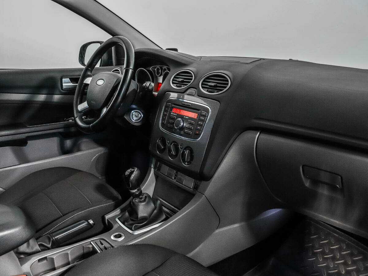 Ford Focus с пробегом — 2011 год. Фото: #10