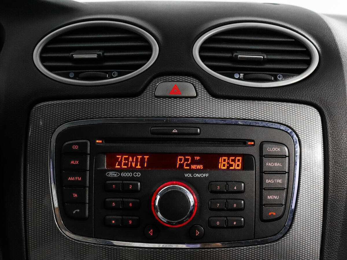 Ford Focus с пробегом — 2011 год. Фото: #12