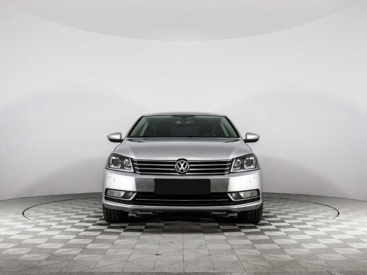 Volkswagen Passat с пробегом — 2011 год. Фото: #1