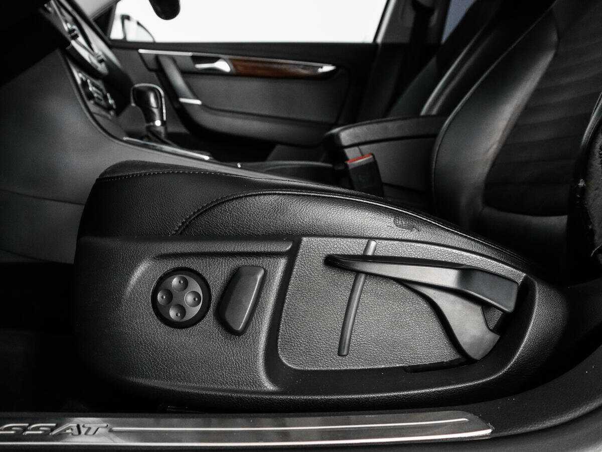 Volkswagen Passat с пробегом — 2011 год. Фото: #9