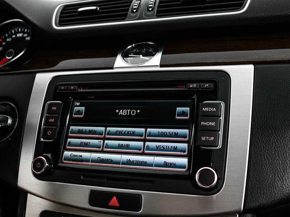 Volkswagen Passat с пробегом — 2011 год. Фото: #13