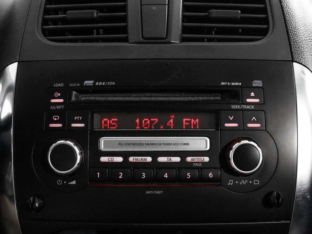 Suzuki SX4 с пробегом — 2010 год. Фото: #13