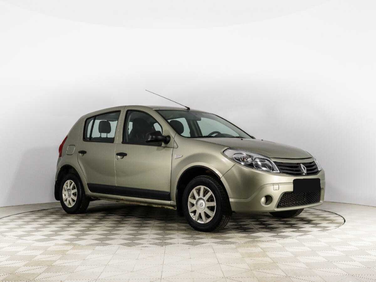 Renault Sandero с пробегом — 2011 год. Фото: #2